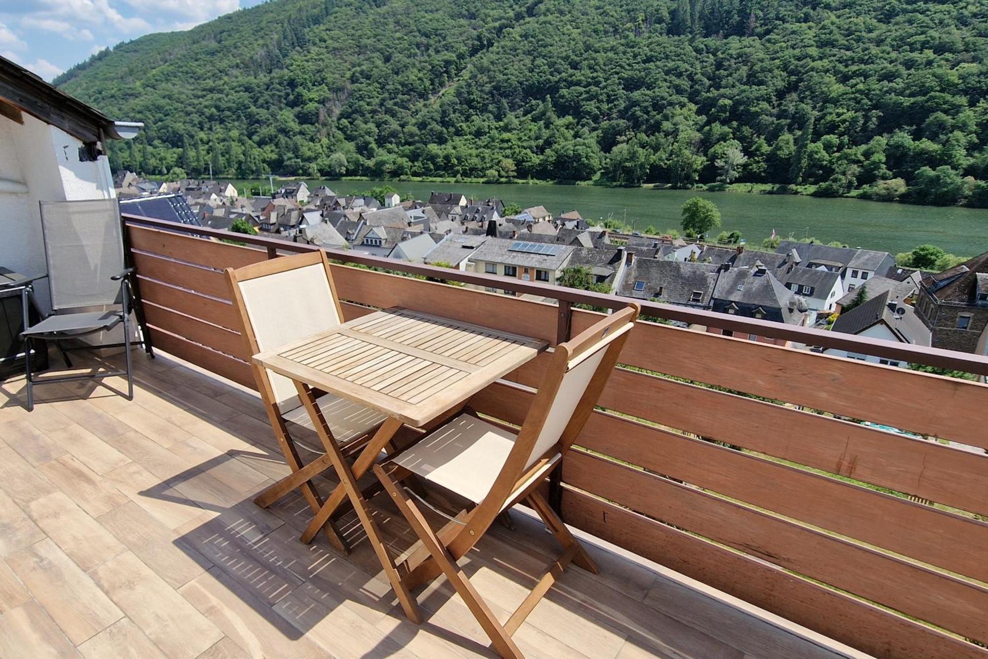 קלוטן Riesling Appartement For 2 - 4 People - Billiards - Balcony With Mosel View - Parking - Wine Barrel Bar - Fully Equipped Kitchen - Netflix - Waiputv - 3 Km From Cochem מראה חיצוני תמונה