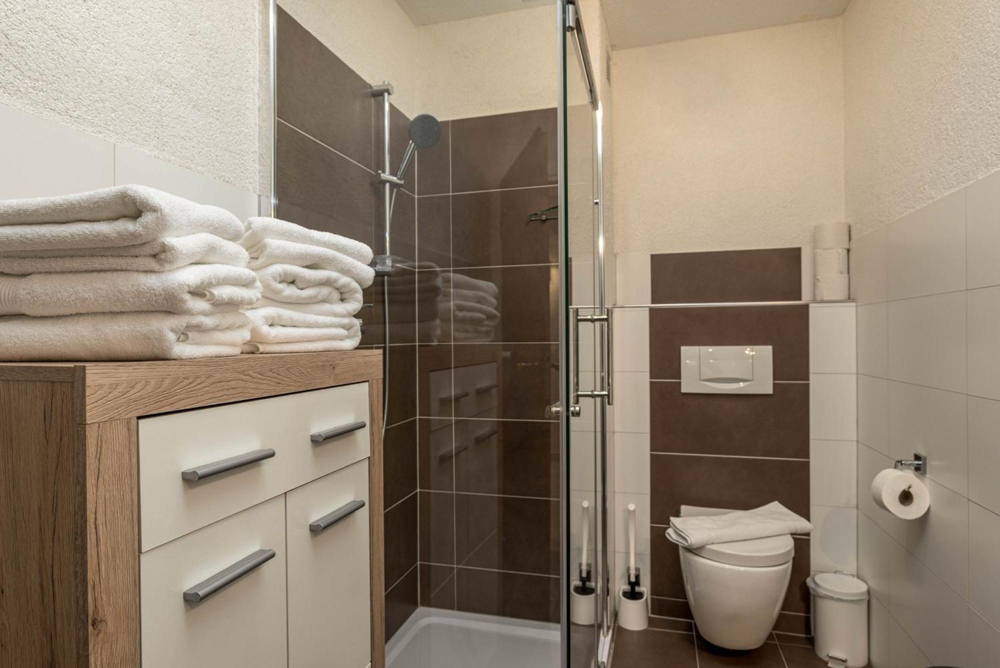 קלוטן Riesling Appartement For 2 - 4 People - Billiards - Balcony With Mosel View - Parking - Wine Barrel Bar - Fully Equipped Kitchen - Netflix - Waiputv - 3 Km From Cochem מראה חיצוני תמונה