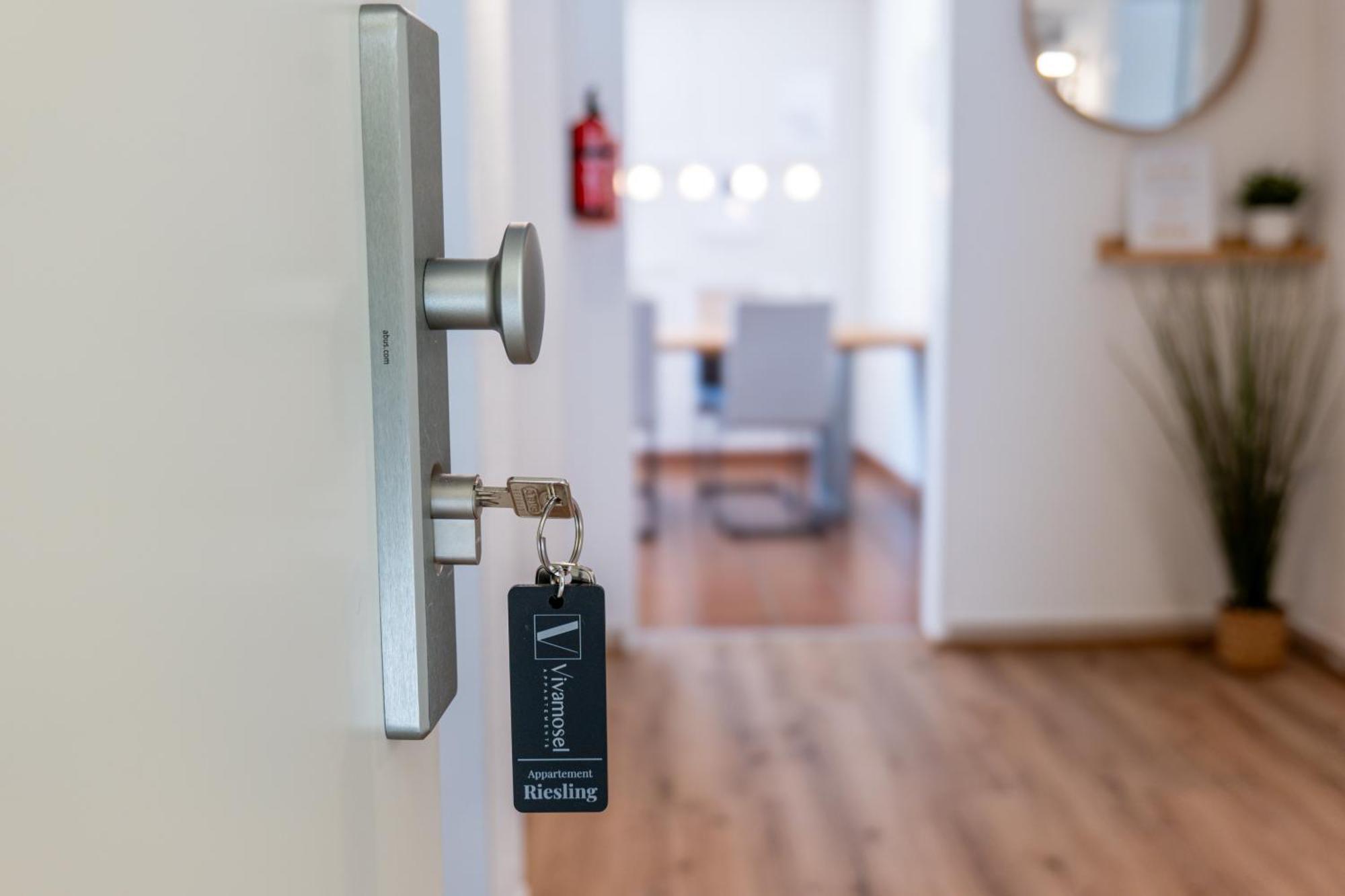 קלוטן Riesling Appartement For 2 - 4 People - Billiards - Balcony With Mosel View - Parking - Wine Barrel Bar - Fully Equipped Kitchen - Netflix - Waiputv - 3 Km From Cochem מראה חיצוני תמונה